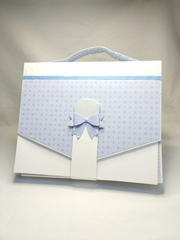 Cartable aux yeux bleus