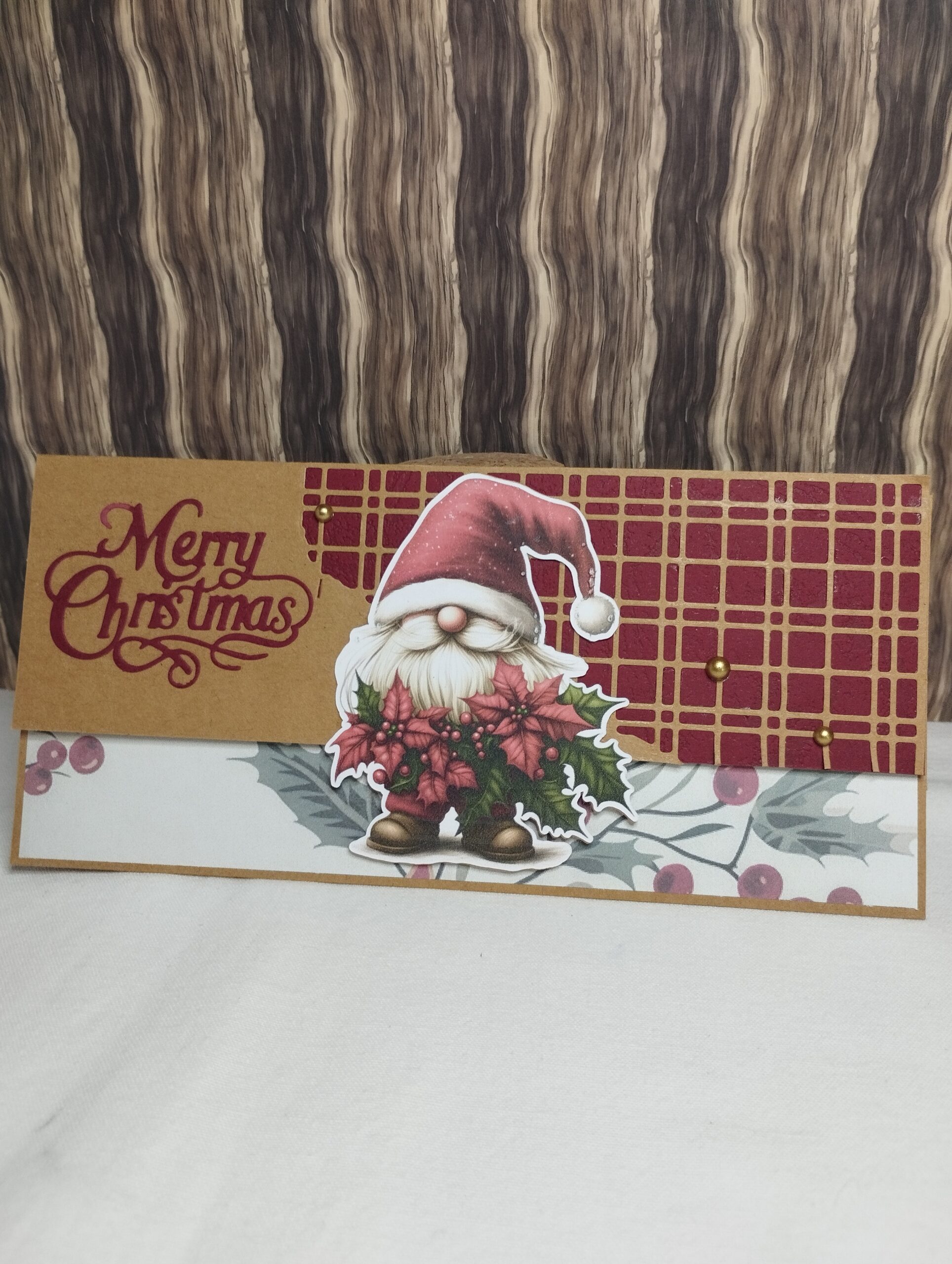 Gnome de poinsettia rouge